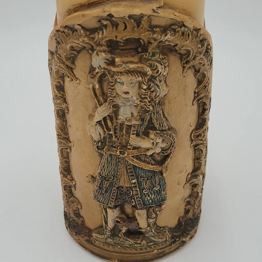 Vintage‎ Embossed Candle